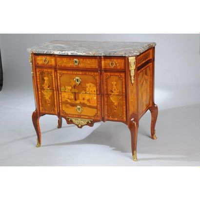 COMMODE TRANSITION à façade et côtés à ressaut...