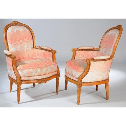 PAIRE DE BERGERES LOUIS XVI à dossier corbeille...