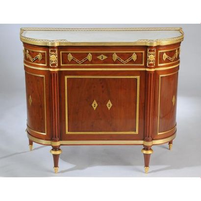 MOLITOR Attribué à. COMMODE LOUIS XVI à portes...