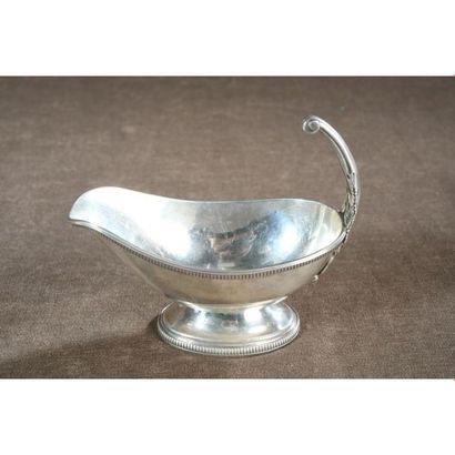 SAUCIERE sur piédouche en argent massif à...