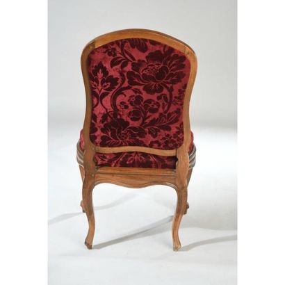 PAIRE DE CHAISES A CHASSIS RÉGENCE en noyer...