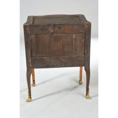 COMMODE SAUTEUSE TRANSITION en placage de...