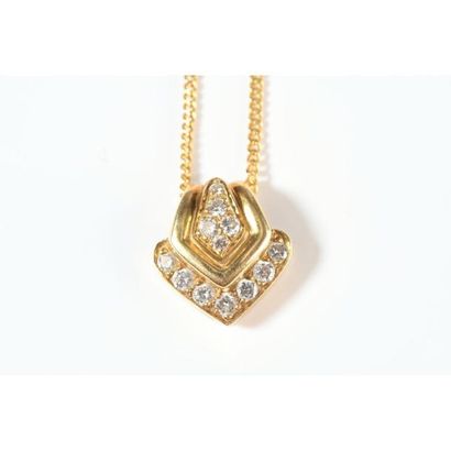 PENDENTIF en or jaune 750°/°° orné de 9 diamants...
