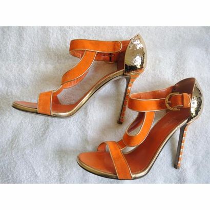 SERGIO ROSSI. Sandales en cuir et daim orange...