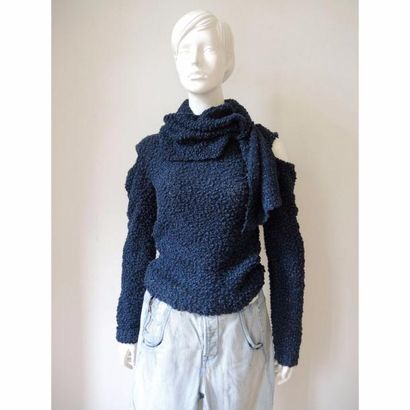 CHLOE. Pull en laine mérinos et soie bleu....