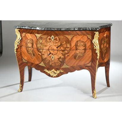 PETIT Nicolas. COMMODE SAUTEUSE LOUIS XV...