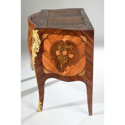 PETIT Nicolas. COMMODE SAUTEUSE LOUIS XV...