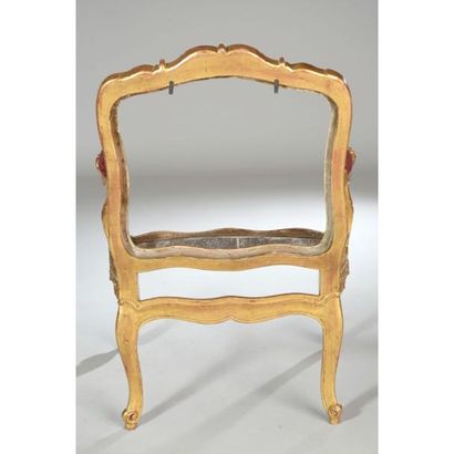 PAIRE DE FAUTEUILS LOUIS XV à châssis en...
