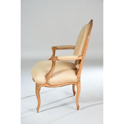 PAIRE DE FAUTEUILS LOUIS XV à dos plat à...