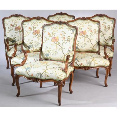 SUITE DE 6 FAUTEUILS LOUIS XV à dos plat...