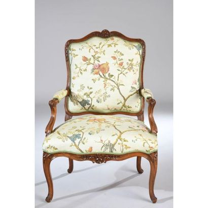 SUITE DE 6 FAUTEUILS LOUIS XV à dos plat...