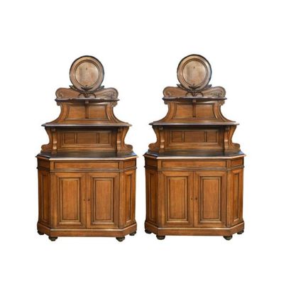 PAIRE DE BUFFETS DE CHASSE formant desserte...