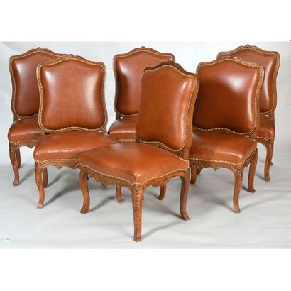 SUITE DE 6 CHAISES LOUIS XV à dos plat en...