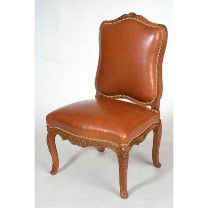 SUITE DE 6 CHAISES LOUIS XV à dos plat en...