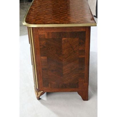 COMMODE LOUIS XIV à plateau en placage de...