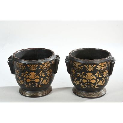 PAIRE DE RAFRAICHISSOIRS en bois laqué noir...