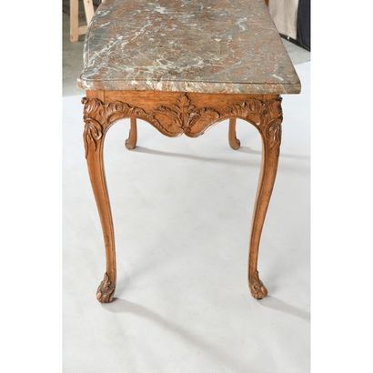 TABLE A GIBIER LOUIS XV en bois naturel mouluré...