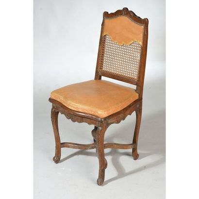 SUITE DE 6 CHAISES RÉGENCE à assise et dos...