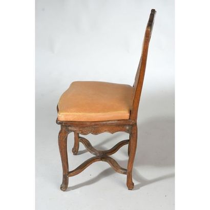 SUITE DE 6 CHAISES RÉGENCE à assise et dos...