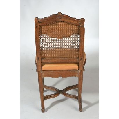 SUITE DE 6 CHAISES RÉGENCE à assise et dos...