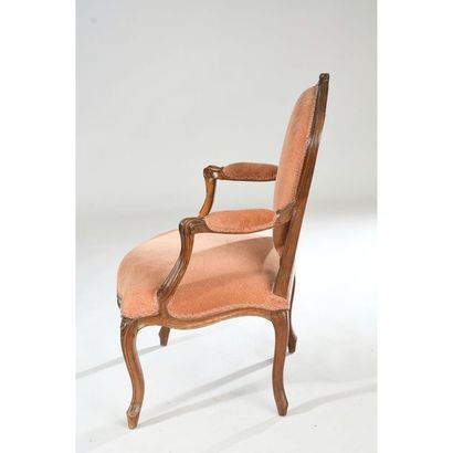 PAIRE DE FAUTEUILS LOUIS XV à dos plat à...