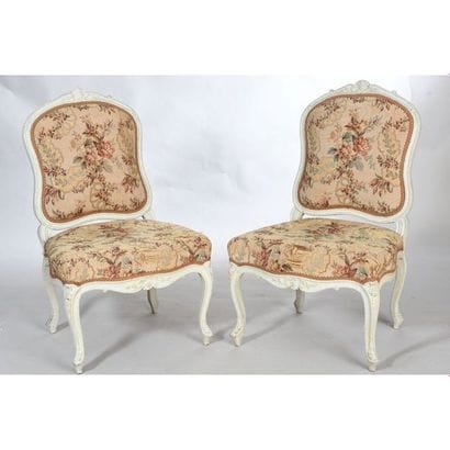 PAIRE DE CHAISES LOUIS XV en bois laqué et...