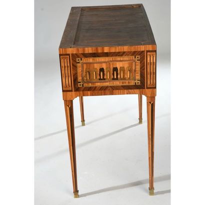 TABLE PERRUQUIERE LOUIS XVI en placage de...