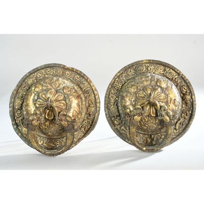 CURIEUSE PAIRE DE HEURTOIRS DE PORTE DE PALAIS...