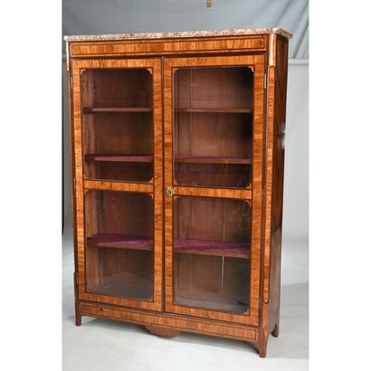 BIBLIOTHEQUE TRANSITION de forme rectangulaire...