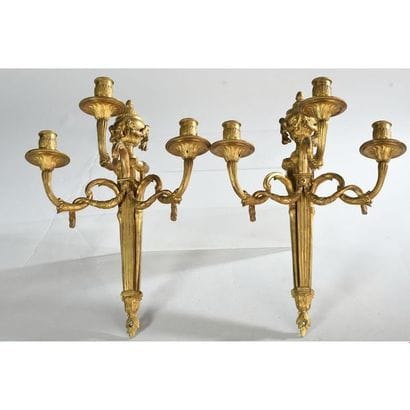 SPECTACULAIRE PAIRE D’APPLIQUES LOUIS XVI...