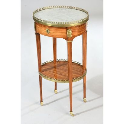 TABLE DE SALON LOUIS XVI de forme tambour...