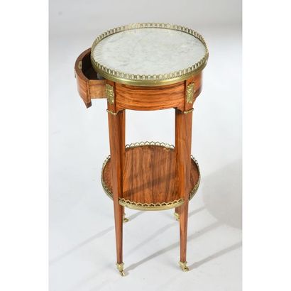 TABLE DE SALON LOUIS XVI de forme tambour...