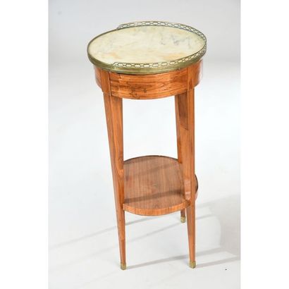 TABLE DE SALON LOUIS XVI en placage de bois...