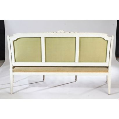 CANAPE LOUIS XVI en bois rechampi de forme...