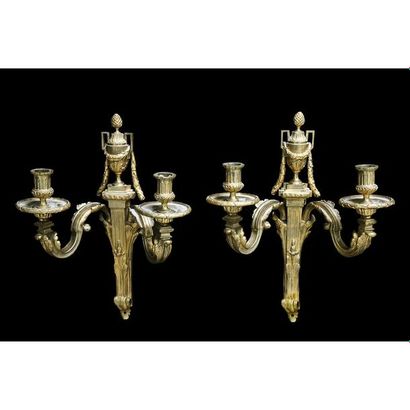 JOLIE PAIRE D’APPLIQUES LOUIS XVI en bronze...