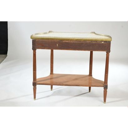 CONSOLE LOUIS XVI en acajou et placage d’acajou...