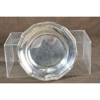 PLAT ROND FESTONNÉ LOUIS XV en argent massif...