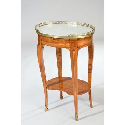 TABLE DE SALON TRANSITION de forme tambour...