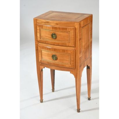 PETITE COMMODE D’ENTRE DEUX LOUIS XVI en...
