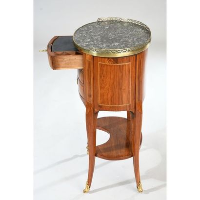 TABLE DE SALON LOUIS XV de forme tambour...
