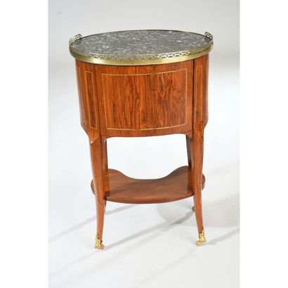 TABLE DE SALON LOUIS XV de forme tambour...