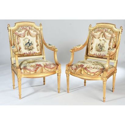 PAIRE DE FAUTEUILS D’APPARAT LOUIS XVI en...