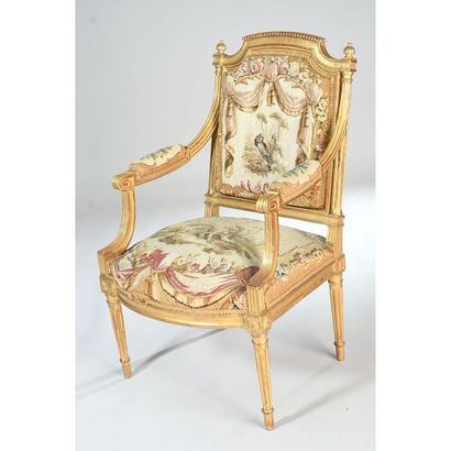 PAIRE DE FAUTEUILS D’APPARAT LOUIS XVI en...