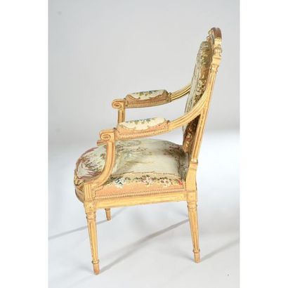 PAIRE DE FAUTEUILS D’APPARAT LOUIS XVI en...