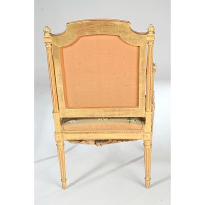 PAIRE DE FAUTEUILS D’APPARAT LOUIS XVI en...