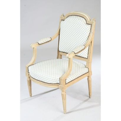 PAIRE DE FAUTEUILS LOUIS XVI à dos plat en...