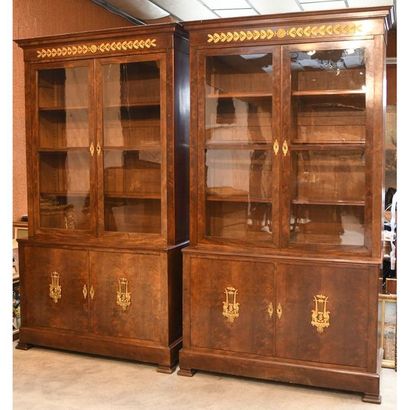PAIRE DE BIBLIOTHEQUES RESTAURATION en acajou...
