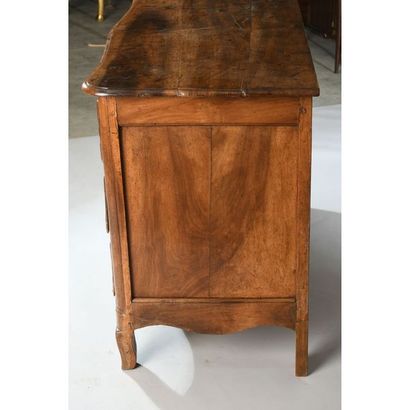 COMMODE PARISIENNE en noyer ouvrant par 4...