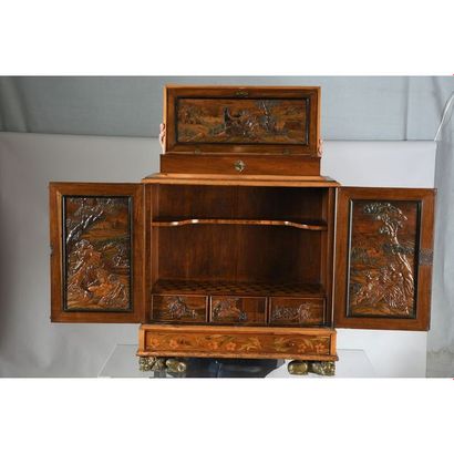CABINET DE VOYAGE en placage de noyer, sycomore...