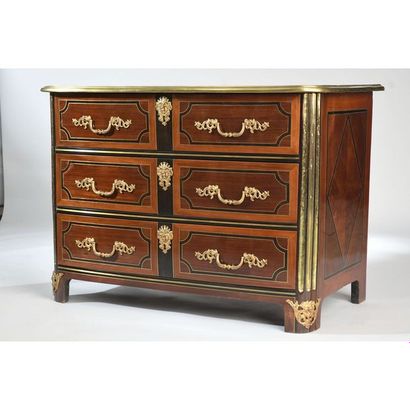 COMMODE LOUIS XIV à plateau bois en placage...